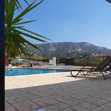 Pearl Deluxe Apartment Peyia Exterior photo