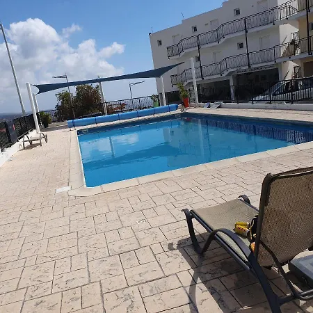 Pearl Deluxe Apartment Peyia Exterior photo